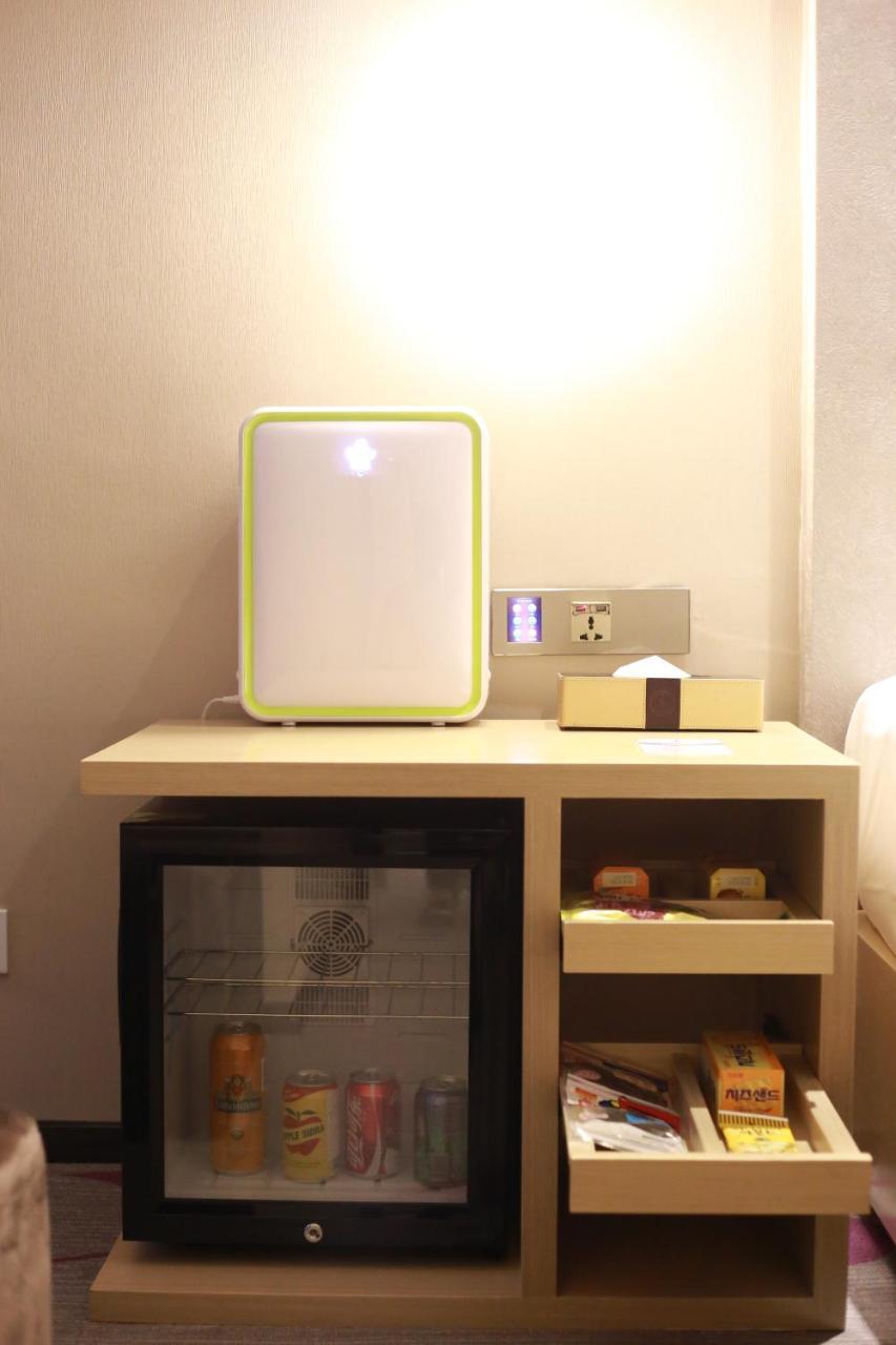 Lavande International Hotel Guangzhou Taikoo Hui Square Shipaiqiao Metro Station Branch - Free Shuttle Bus To Canton Fair Complex During Canton Fair Period & Free Vpn Internet Access Exterior foto